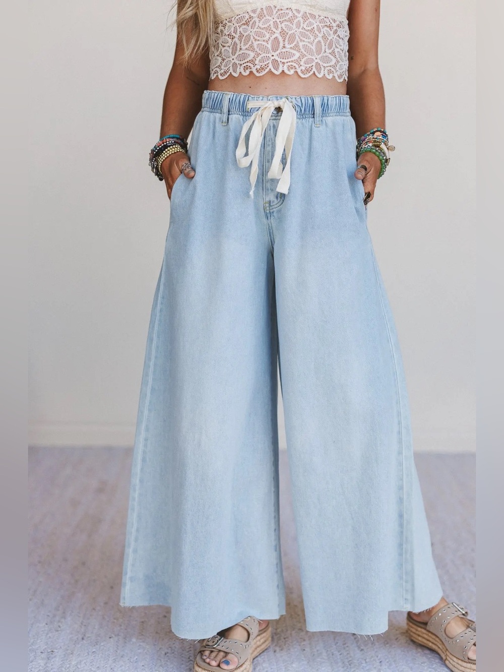 Light Wash Wide Leg Women’s Jeans